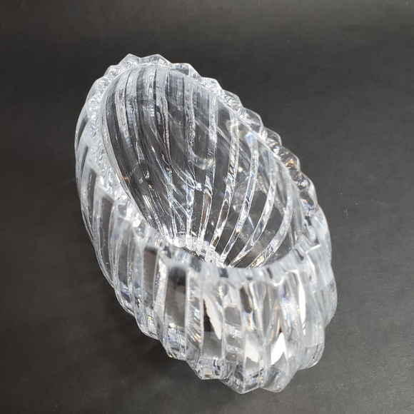 Lead Crystal Small Vase 6"x5.5" Heavy - Picture 4 of 4